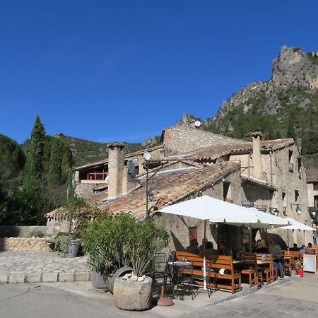 La Taverne de l'Escuelle Saint-Guilhem-le-Desert Exterior foto