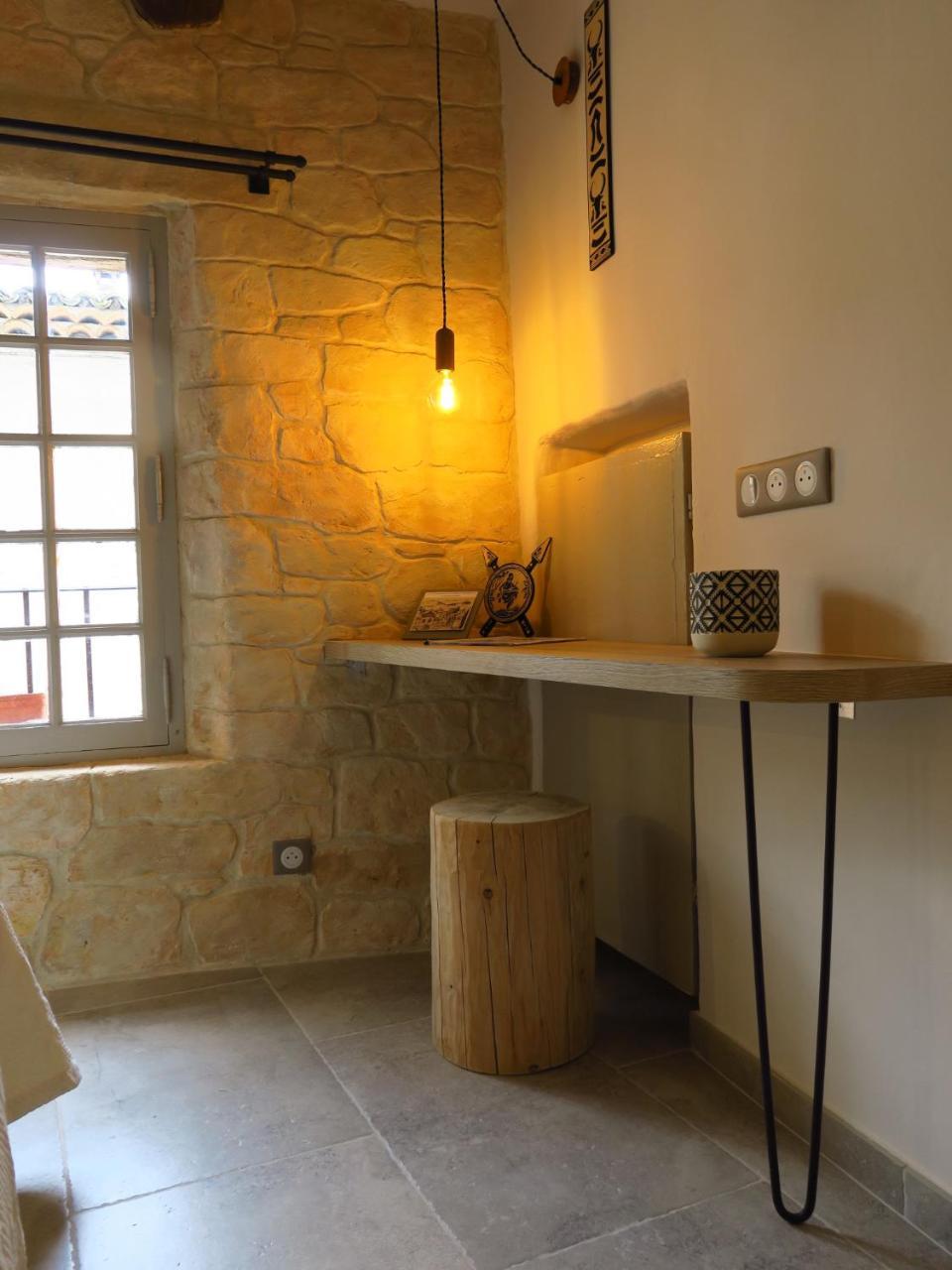 La Taverne de l'Escuelle Saint-Guilhem-le-Desert Exterior foto